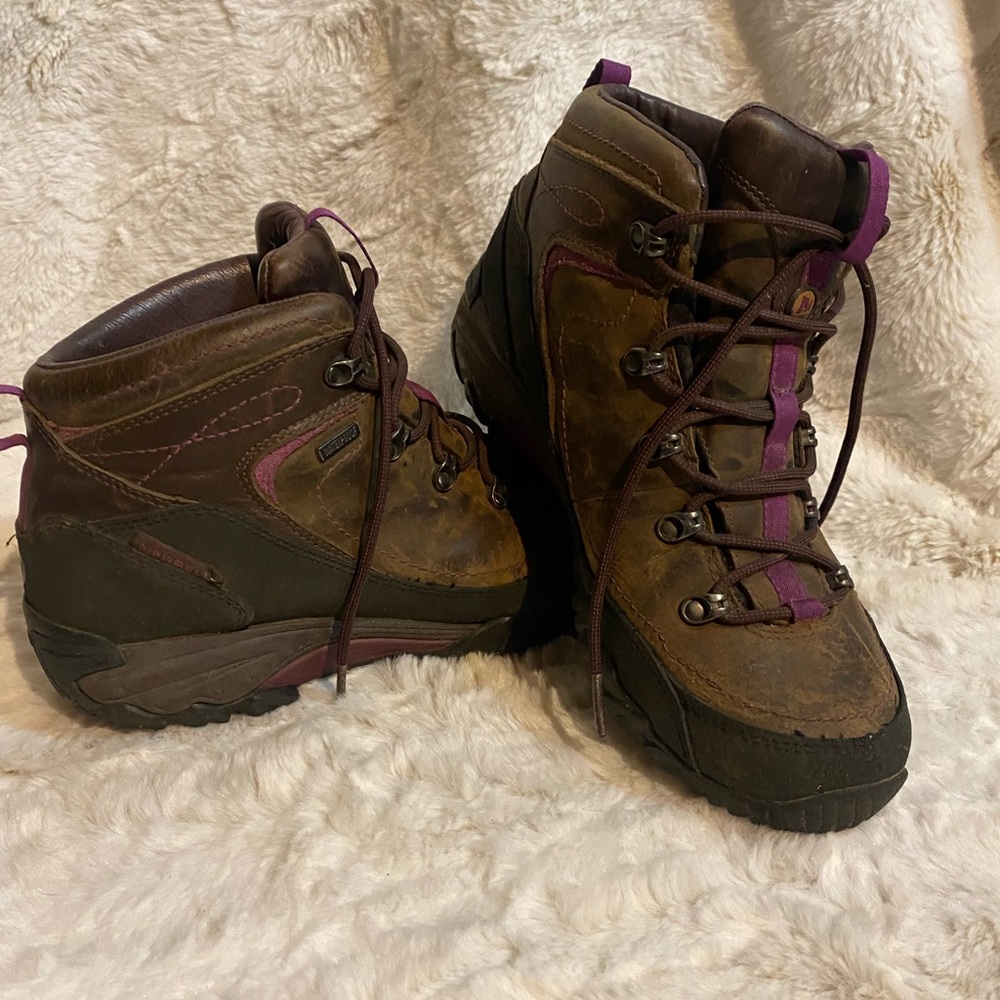 Women’s Merrell hiking boots